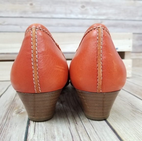 GIANVITO Rossi 37 Orange Buckle Kitten Heels - Picture 7 of 8